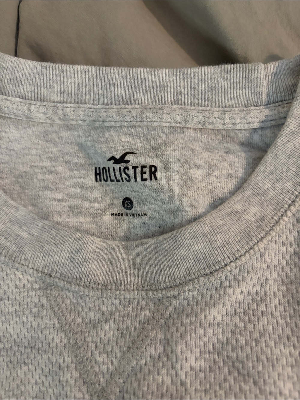 Hollister men’s long sleeve t - Picture 2 of 2